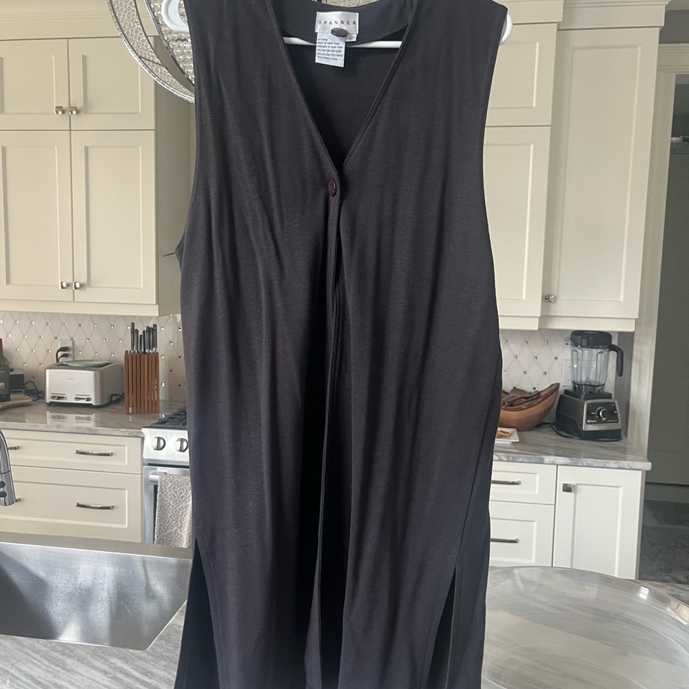 Spanner, black layering top size large